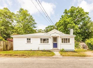 15 11th Ave, Halifax, MA 02338
