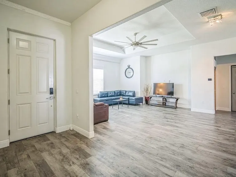 10517 Camelia Dr — Photo 10