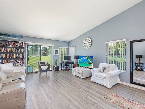 3rd image of 1070 Merrill Cir