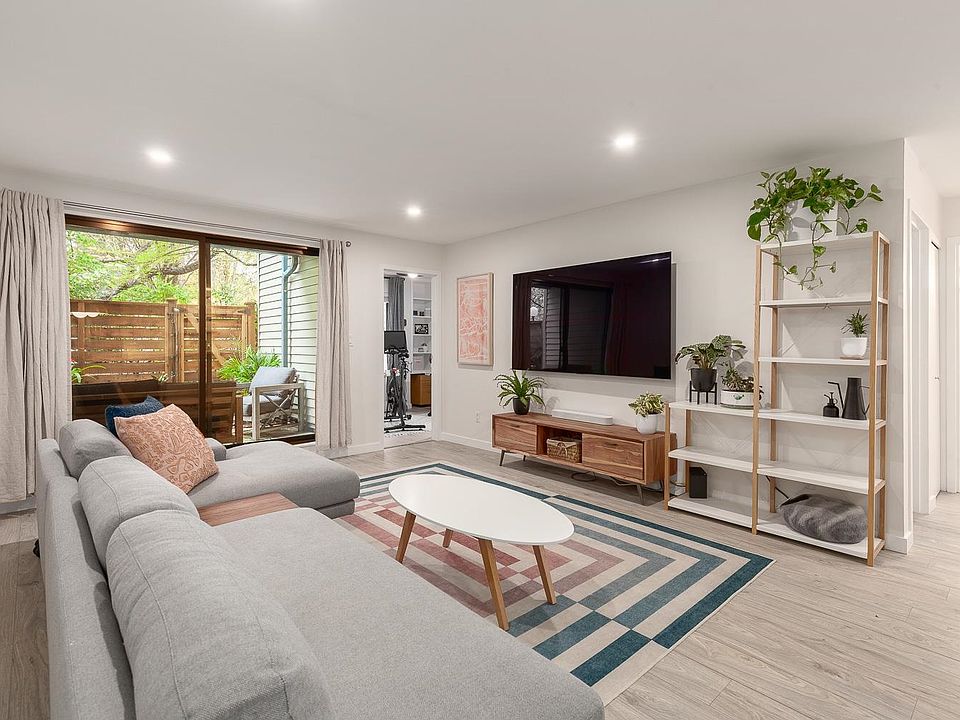 1st image of 1422 E 3rd Ave #110