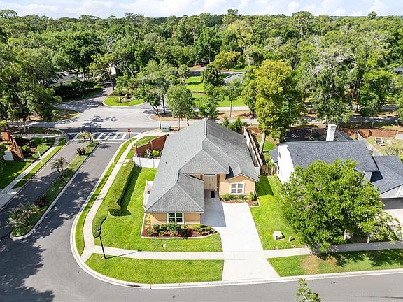 3rd image of 683 Oak Hollow Way