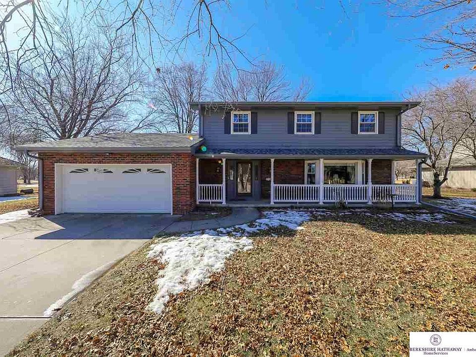 1st image of 5716 Oak Hills Dr