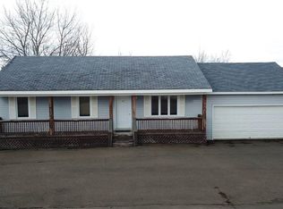35 University St, Presque Isle, ME 04769