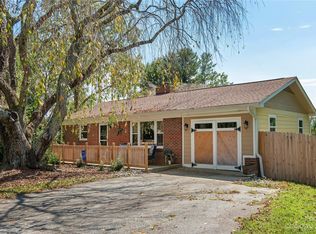 1514 Hebron Rd, Hendersonville, NC 28739