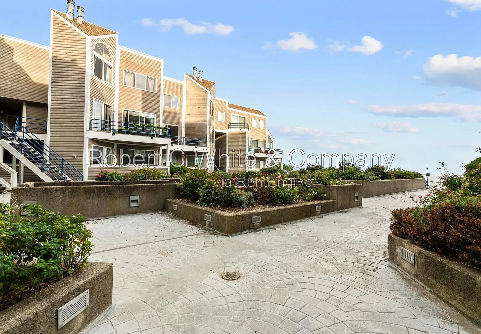 2 bed, 2.5 bath, 1533 sqft, $3,240 — Photo 3