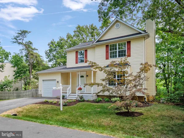 1345 Jordan Dr, Shady Side, MD 20764