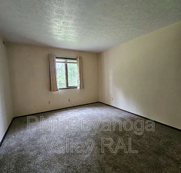 1516 W Market St #11 — Photo 15