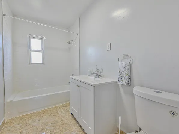 150-01 Horace Harding Boulevard image 7 of 17