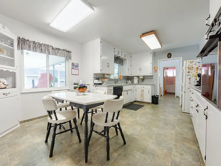 3105 Barnett St — Photo 10