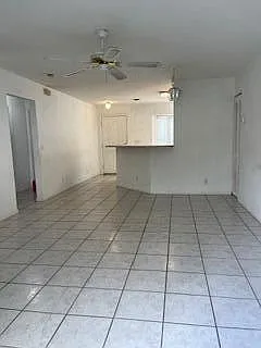 1646 Hawthorne Pl — Photo 2