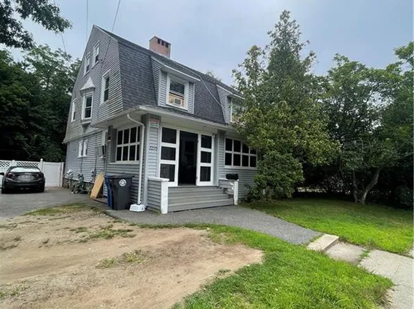 2270 Cranston St, Cranston, RI 02920