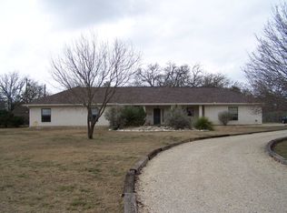 400 Oak Wood Rd, Kerrville, TX 78028