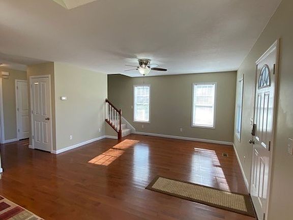 5th image of 4 Knotty Alder Ct