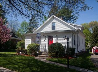 18 E Main St, Wallingford, CT 06492