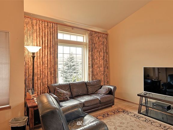 3rd image of 5727 66th St NE