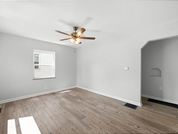 3rd image of 5767 Argus Rd