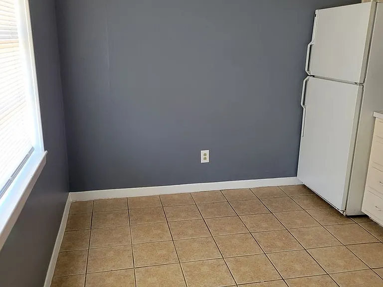 304 Carpenter St — Photo 44