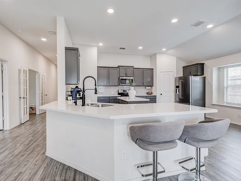 5376 Brahma Trl — Photo 5