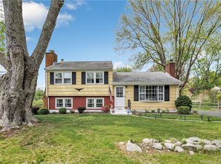 65 Bonnie Briar Ln, Guilford, CT 06437