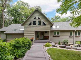 3948 Stewart Rd NE, Iowa City, IA 52240