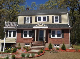 25 County St, Dover, MA 02030