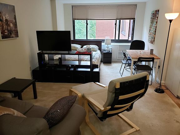 5th image of 1011 Arlington Blvd APT 945