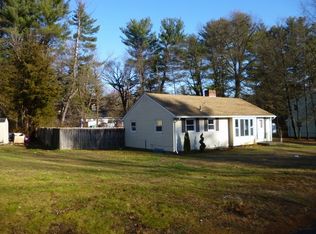 22 Pine Grove Rd, Bloomfield, CT 06002