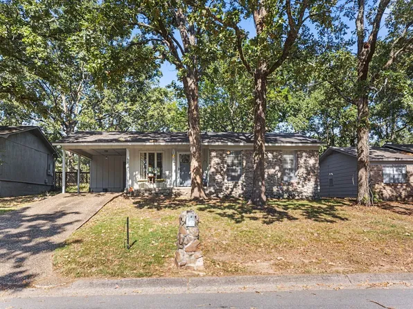 8917 Merrymen Rd, Sherwood, AR 72120
