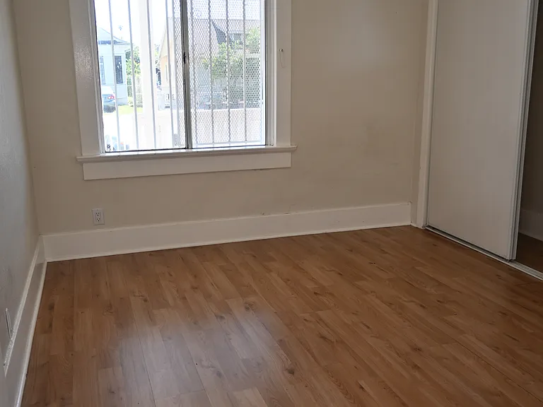 603 W 43rd Pl — Photo 30