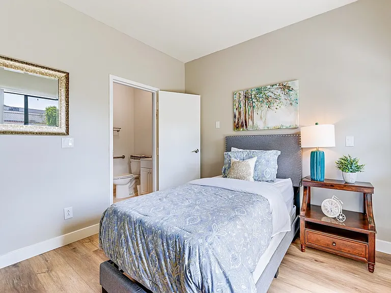Encinitas Senior Living - 55+ Active Adult Apartments — Photo 12