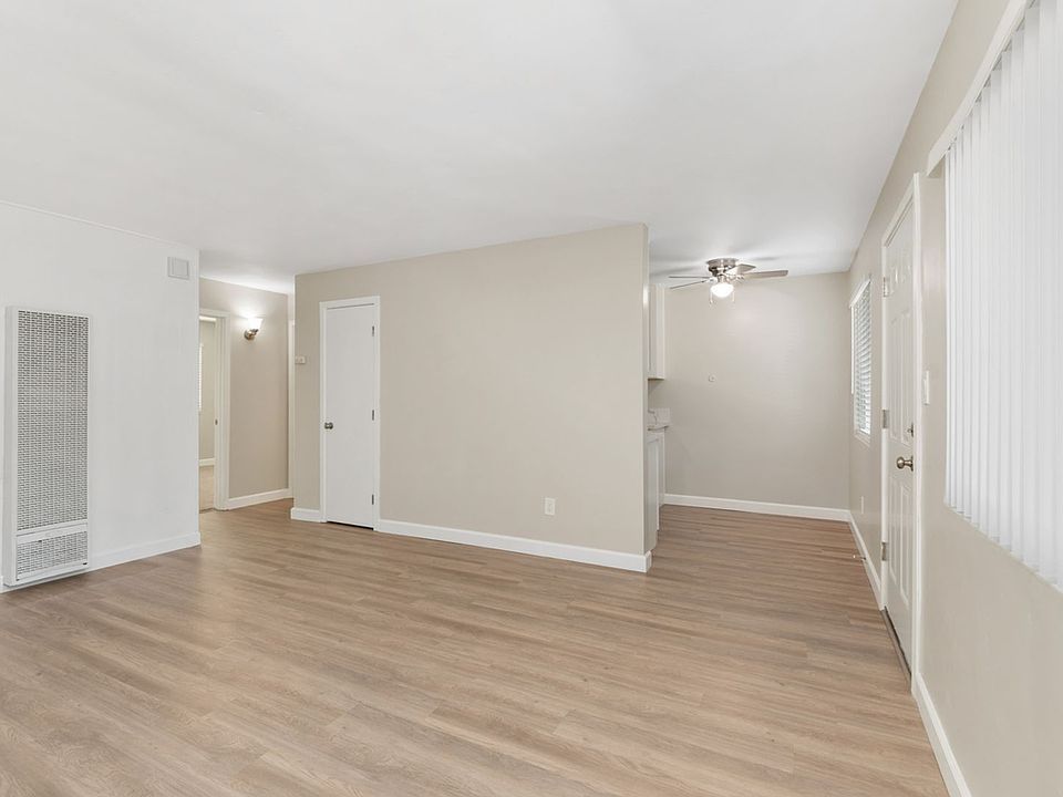 1st image of 1224-34 E 18th St #32