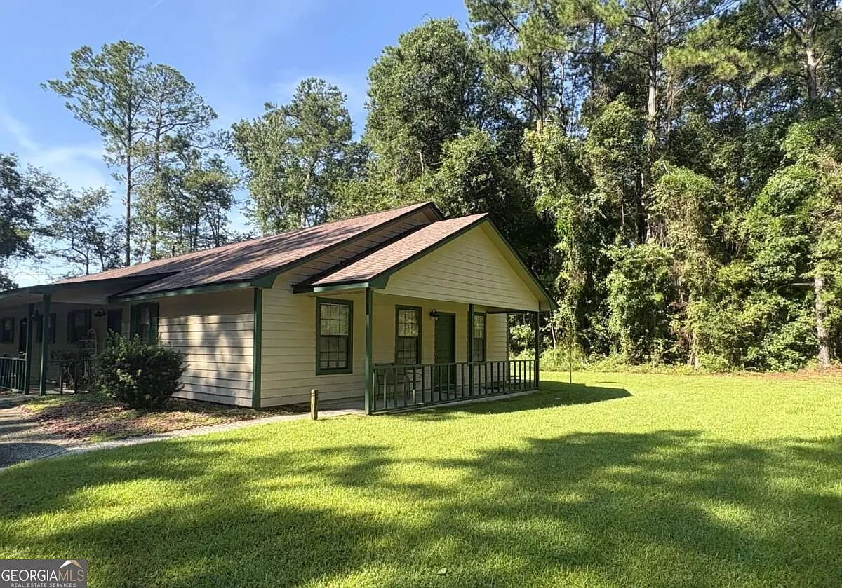 2 bed, 1.0 bath, 950 sqft, $950 — Photo 1