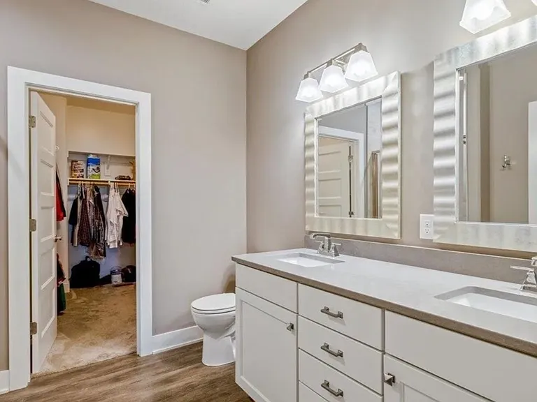 2602 Fountain Cir — Photo 16