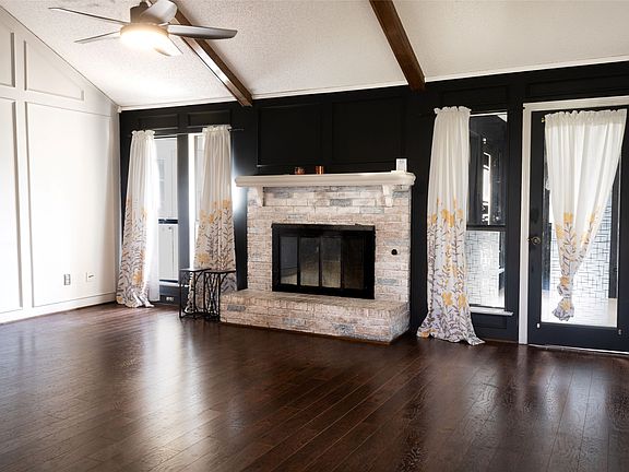 2nd image of 2405 Country Valley Rd