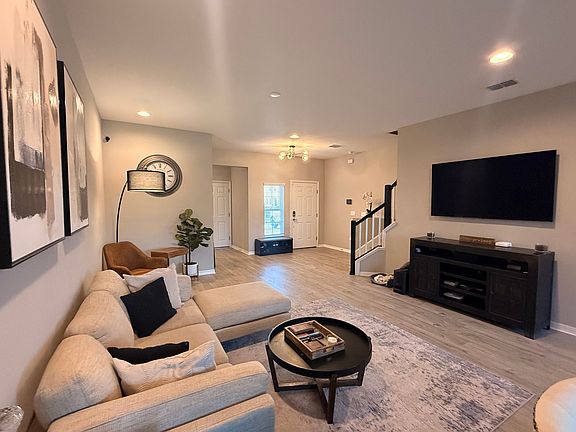 2nd image of 2490 Stapleford Pl
