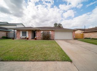 9906 Towne Tower Ln, Sugar Land, TX 77498