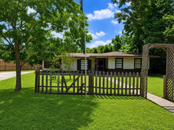 320 Temple St, Woodville, TX 75979