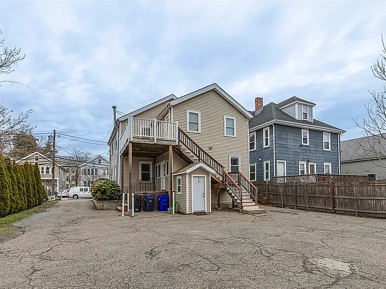 35 Raymond St #2 — Photo 2