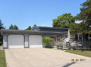 18 Fairway Dr, Kincheloe, MI 49788