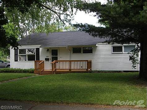 Welcome to 1437 Merrifield Ave. ... MUCH LARGER than it appears! 3 Bedrooms PLUS a Den, and 2.5 Bath