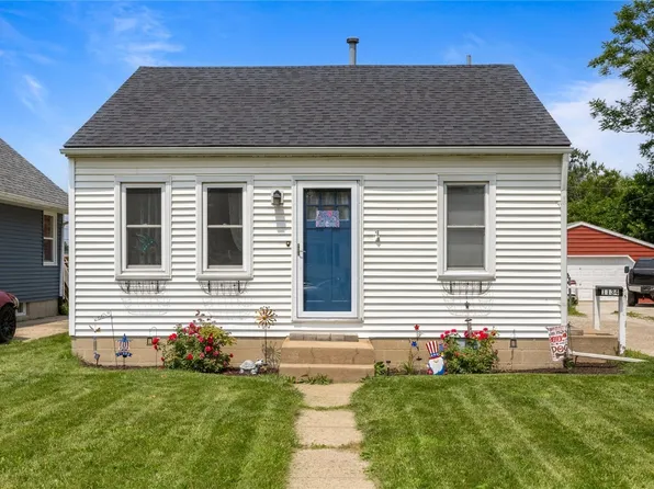 1134 32nd St NE, Cedar Rapids, IA 52402