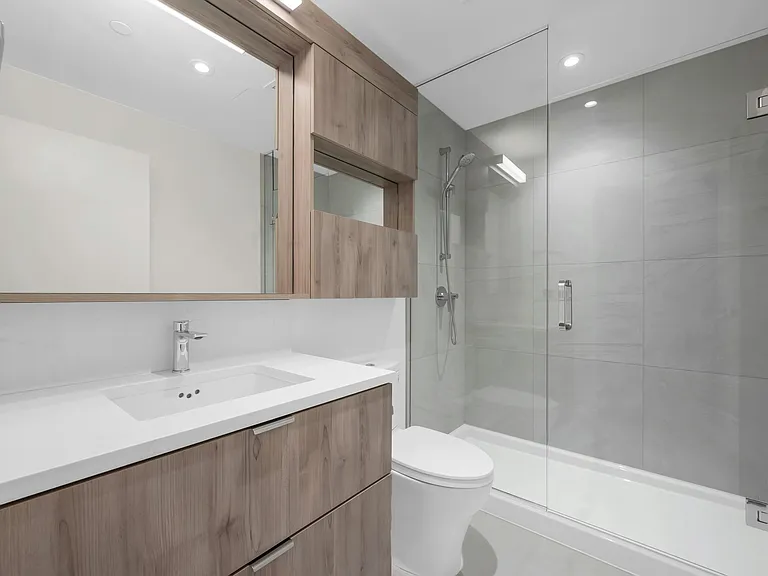 755 Harbourside Dr #320 — Photo 8