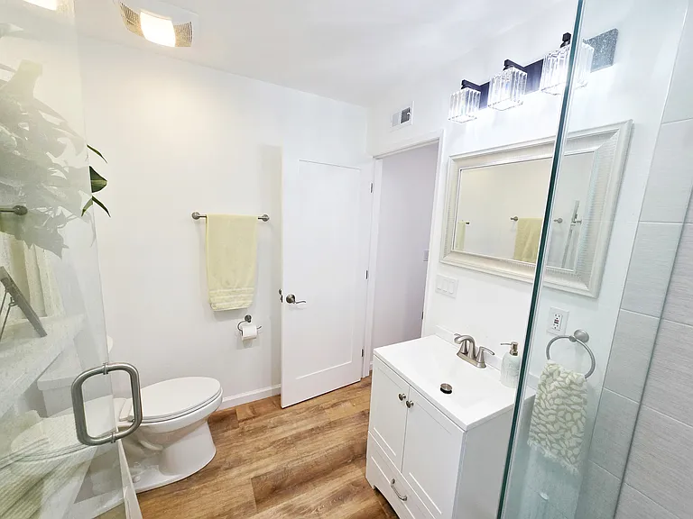 819 Hymettus Ave #BACK — Photo 5