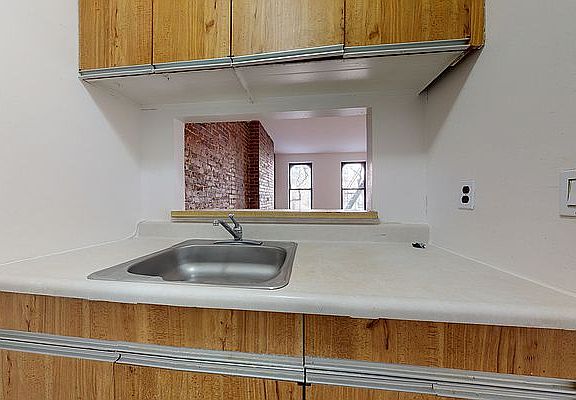 4th image of 216 E 90th St APT 2FW