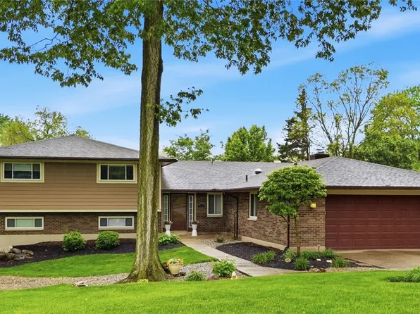 7715 Park Creek Dr, Dayton, OH 45459
