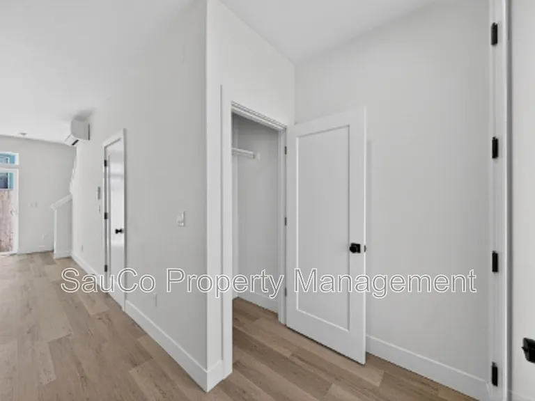 5032 NE 14th Ave #2 — Photo 5