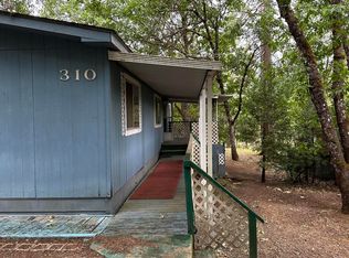 310 Hamilton Ave, Cave Junction, OR 97523