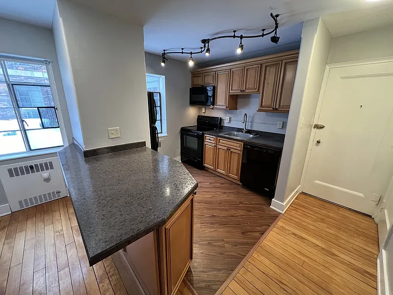 109 Lexington Ave #2 — Photo 16