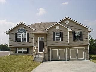 1st image of 8626 N Belton Ave