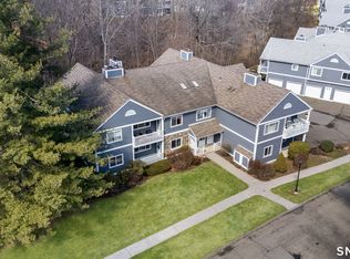 208 Windgate Cir #D, Monroe, CT 06468